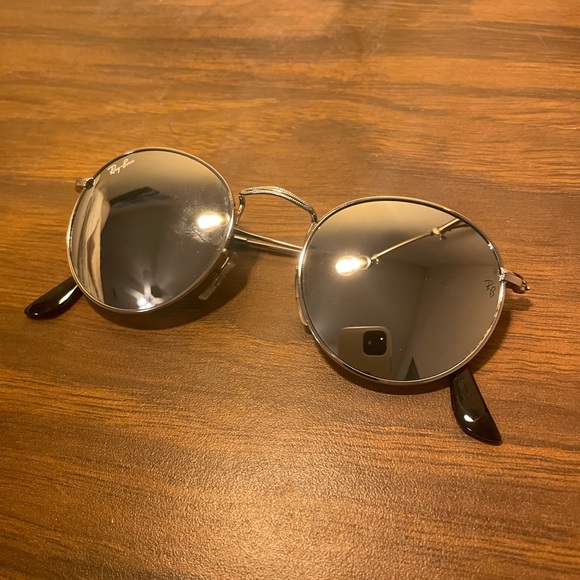 Ray Ban RB3447 Round Suglasses - Picture 9 of 9